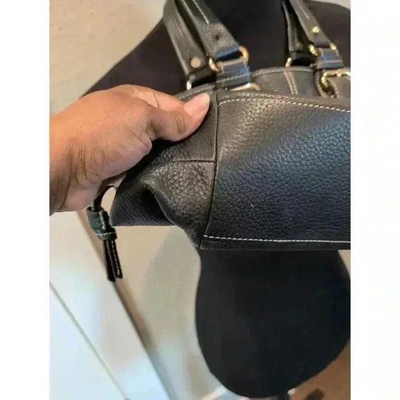 Dooney And Bourke Black Leather Handbag Gold Hardware Double Handle White Stitch - Picture 7 of 7